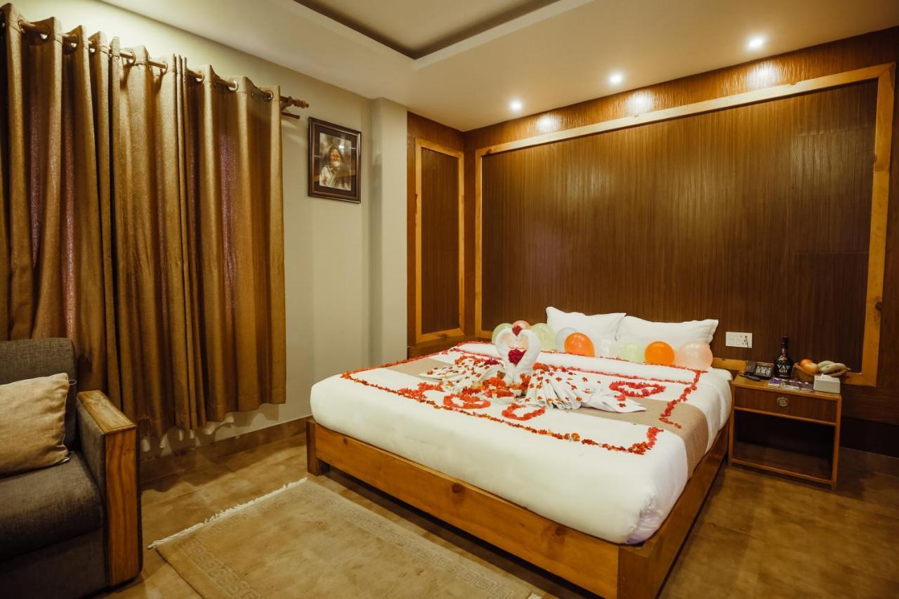 Paradise Boutique Hotel Pokhara Esterno foto