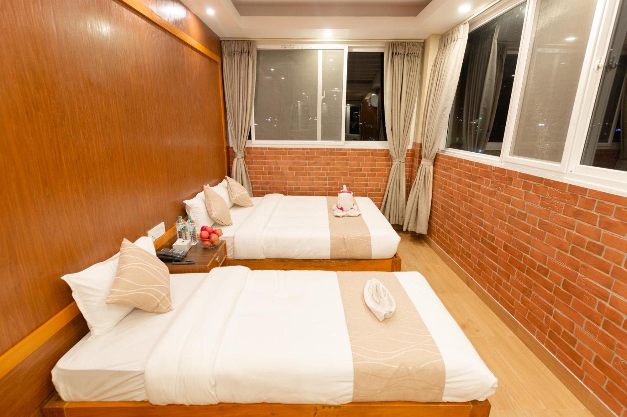 Paradise Boutique Hotel Pokhara Esterno foto