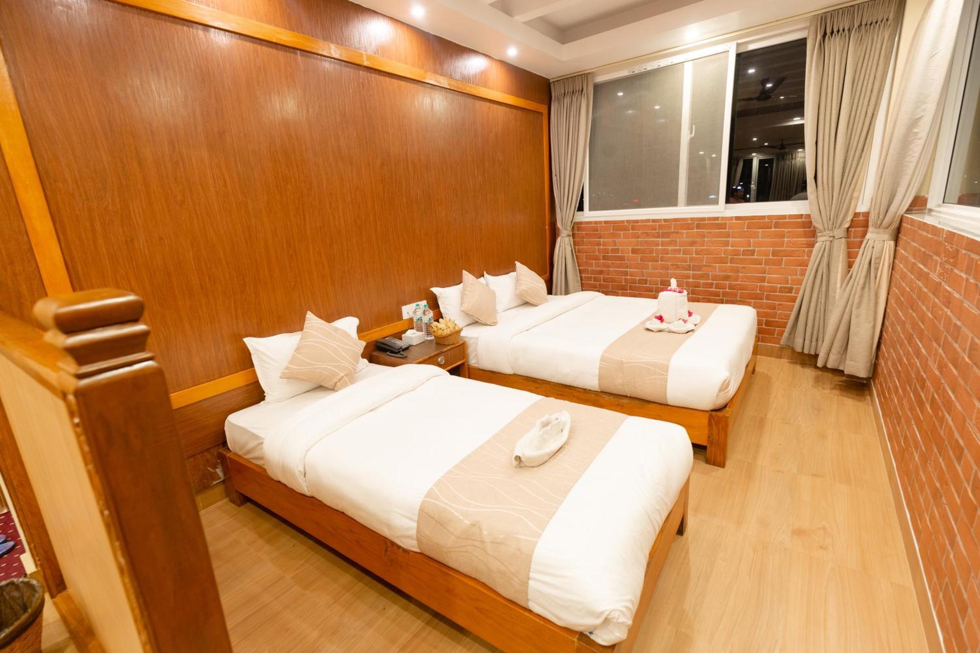 Paradise Boutique Hotel Pokhara Esterno foto