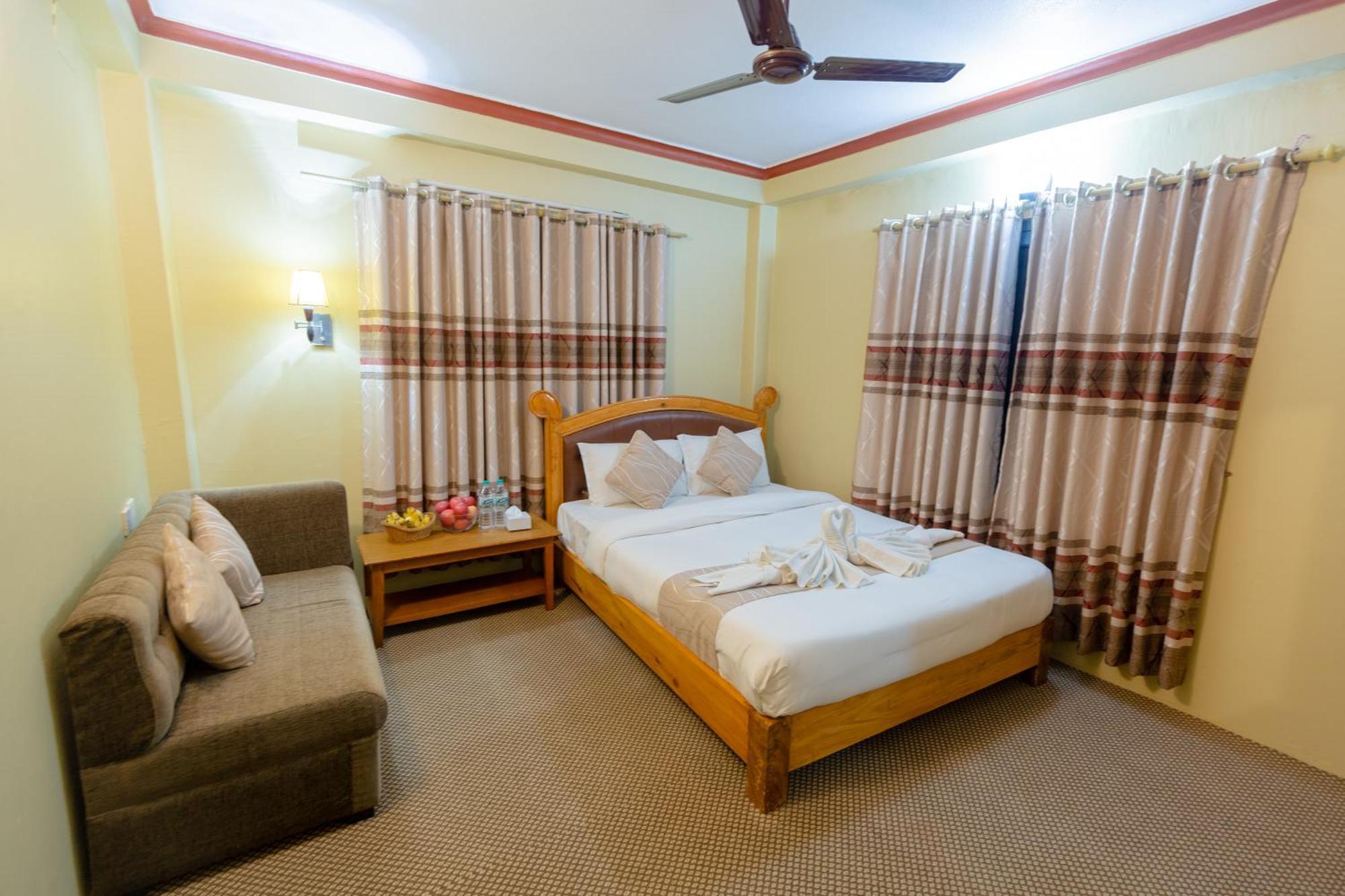 Paradise Boutique Hotel Pokhara Esterno foto